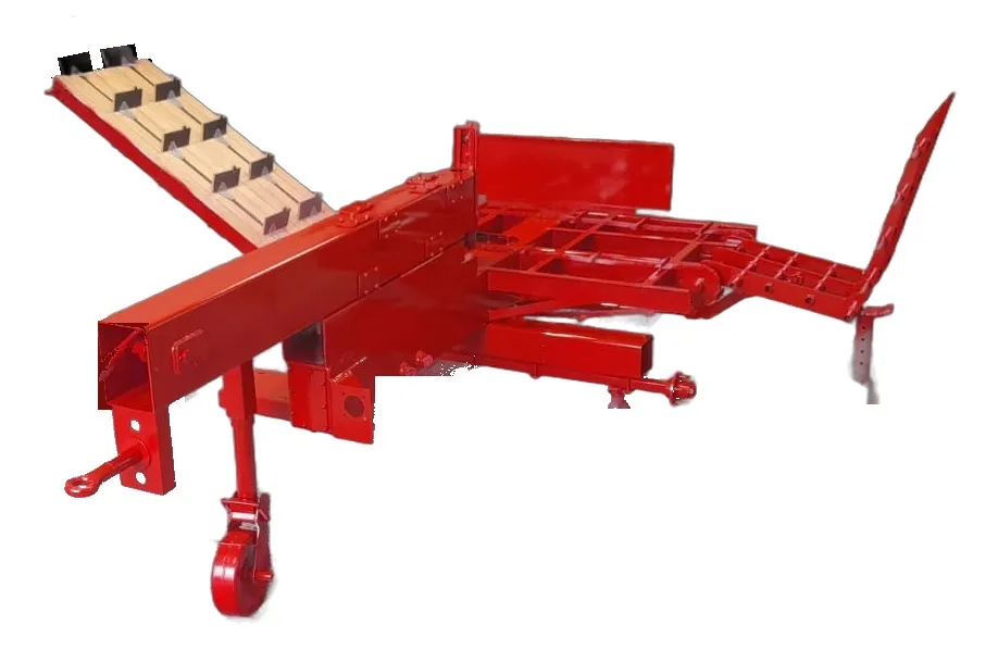 Nussreiner Spalter in Rot: Spaltbalken mit Teleskop-Ausleger, Spalttisch, Stammheber und Ablageband mit Mitnehmern